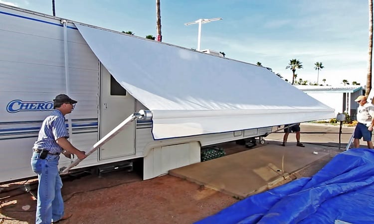 HOW MUCH DOES IT COST TO REPLACE AN RV AWNING?